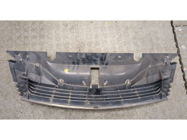 Решетка радиатора  Renault Laguna 2 2001-2007          