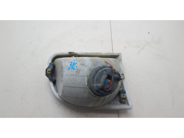 Фара передняя  Toyota Tundra 2000-2006 левая 