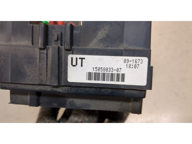 Блок предохранителей Hummer H2 15058033