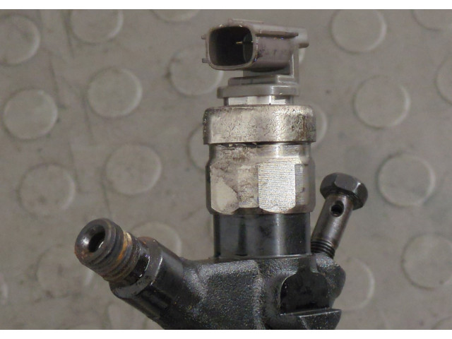 Форсунка топливная Nissan Pathfinder 2004-2014 16600EC00A