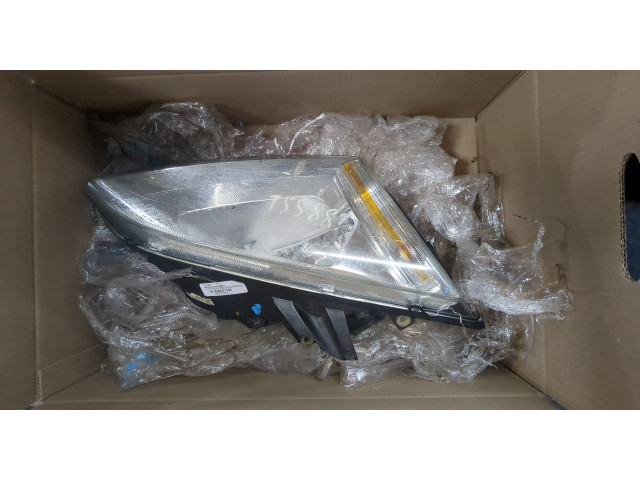 Фара передняя  Ford Focus 2 2005-2008 правая 