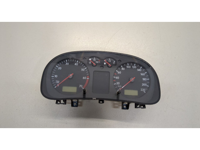 Панель приборов Volkswagen Golf 4 1997-2005