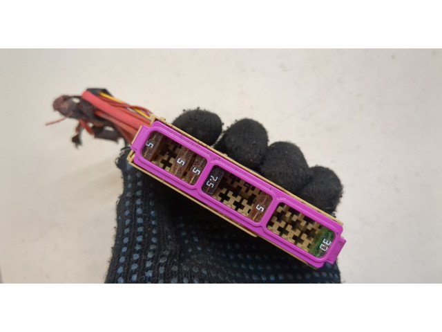 Блок предохранителей  Audi A8 (D4) 2010-2017         