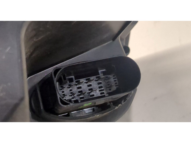 Фара передняя  Audi A4 (B9) 2015-2020 правая 