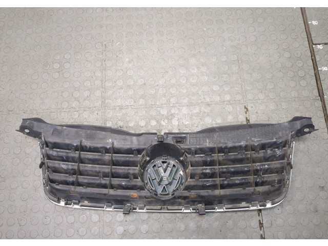 Решетка радиатора  Volkswagen Passat 5 2000-2005          3B0853651L