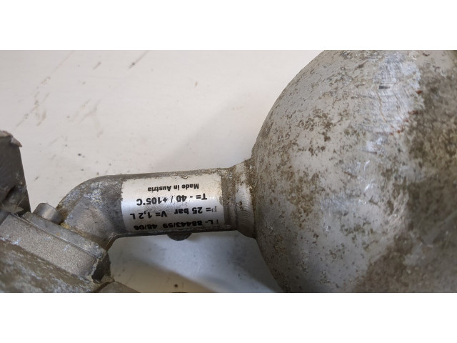 Стойка амортизатора  Volkswagen Phaeton 2002-2010      