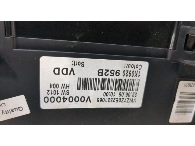 Панель приборов Volkswagen Golf Plus 1K0920952B