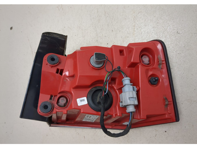 Задний фонарь          