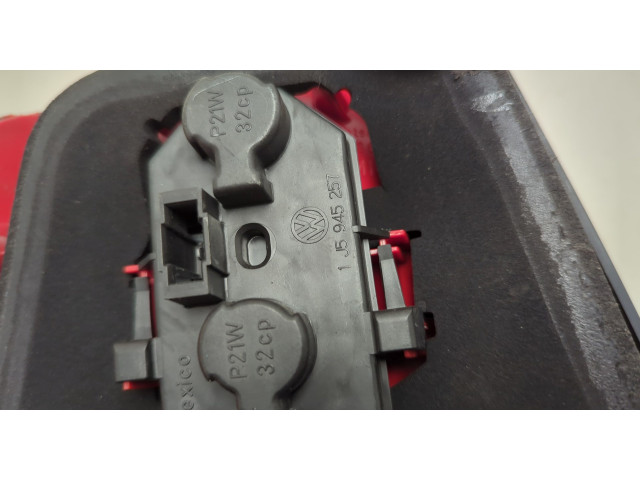 Задний фонарь 1J5945096AB