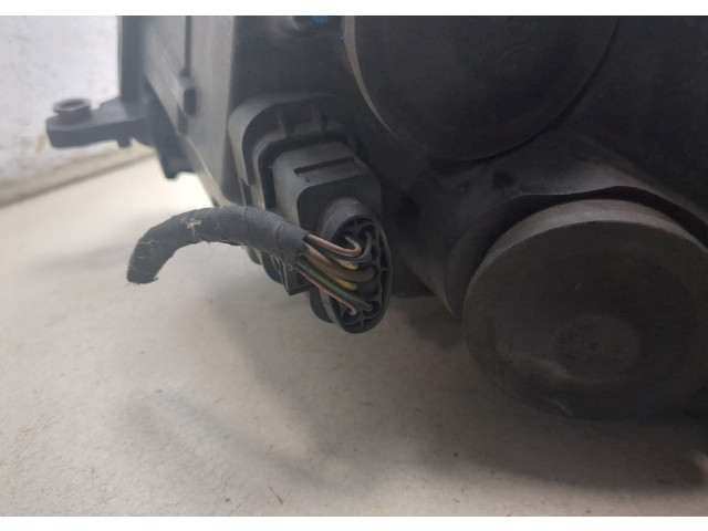 Фара передняя  Volkswagen Caddy 2015- правая 