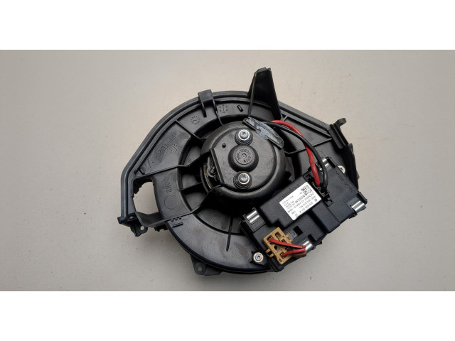 Моторчик печки Audi A6 (C6) 2004-2011 4F0820020A 4F0820020A