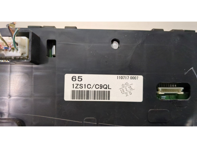 Панель приборов Infiniti QX56 2010-2013