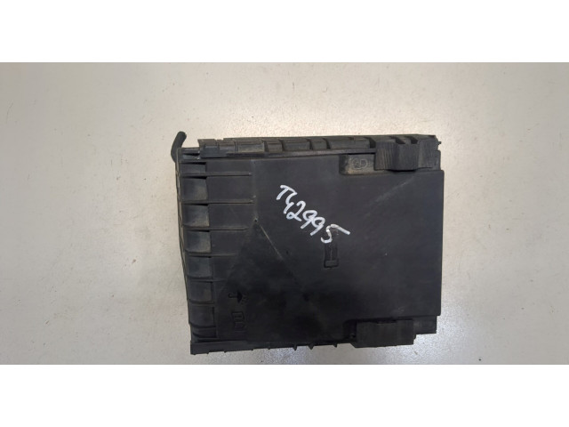 Блок предохранителей Volkswagen Golf Plus