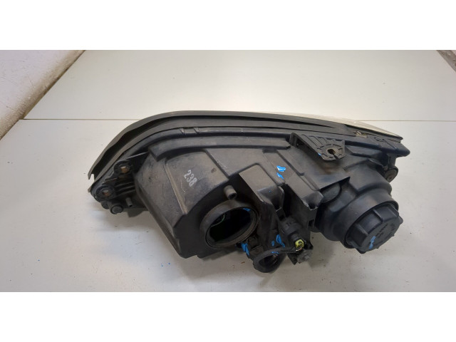 Фара передняя  KIA Sorento 2002-2009 правая 