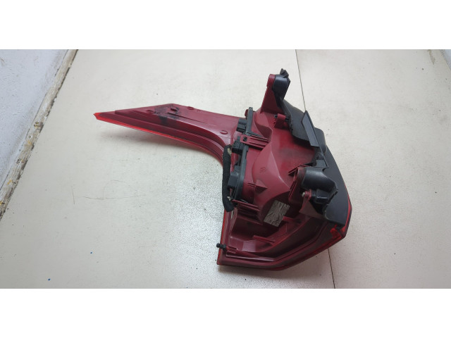 Задний фонарь          