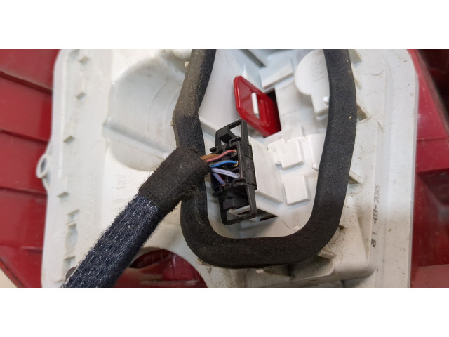 Задний фонарь          