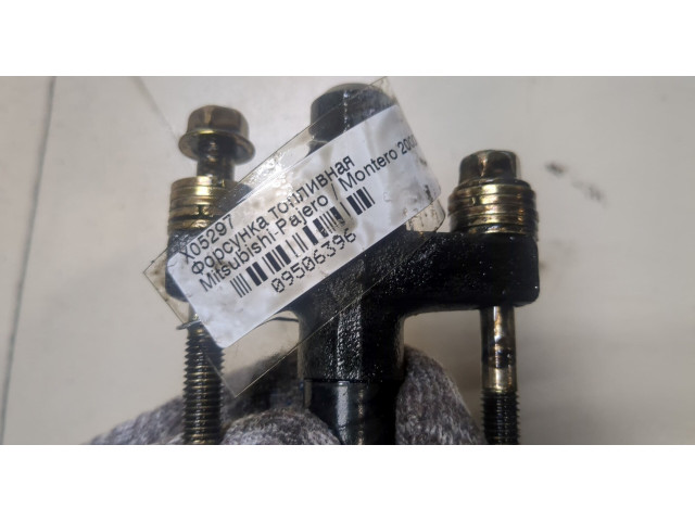 Форсунка топливная Mitsubishi Pajero / Montero 2000-2006 ME203961