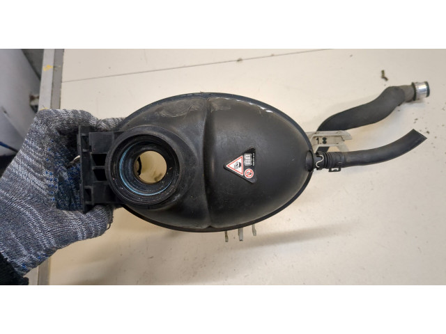 Бачок расширительный  Mercedes C W204 2007-2013    