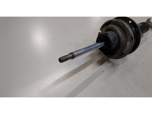 Стойка амортизатора  Volkswagen Passat 5 2000-2005        бензин