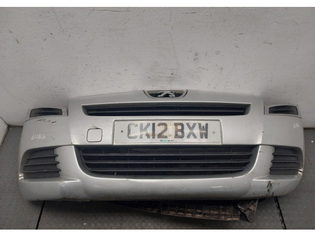 Бампер  Peugeot 5008 2009-2016 передний    