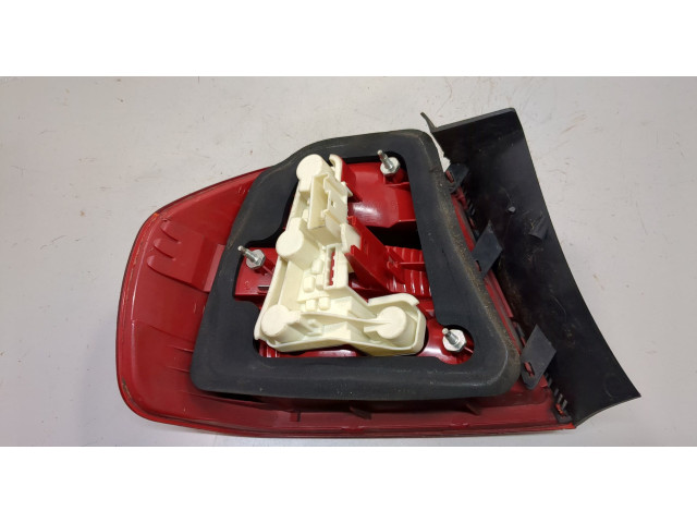 Задний фонарь          