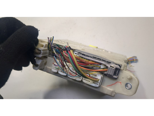 Блок предохранителей  Lexus IS 2005-2013          2.2