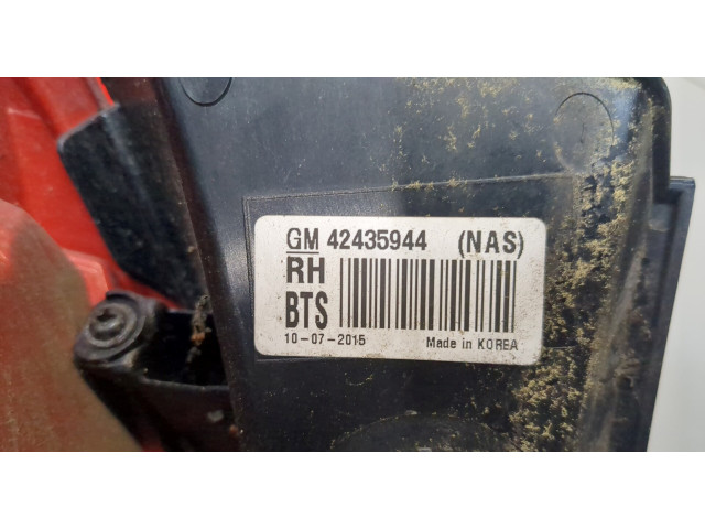 Задний фонарь          