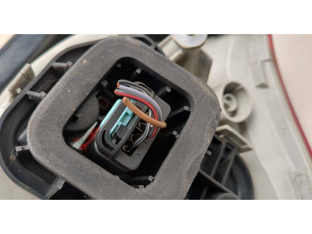 Задний фонарь 1K6945095AA