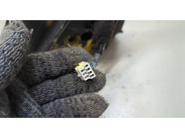 Зеркало боковое Mitsubishi Pajero / Montero 2000-2006 правое MR653461