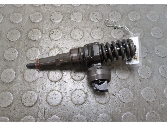 Форсунка топливная Volkswagen Touareg 2002-2007 070130073N