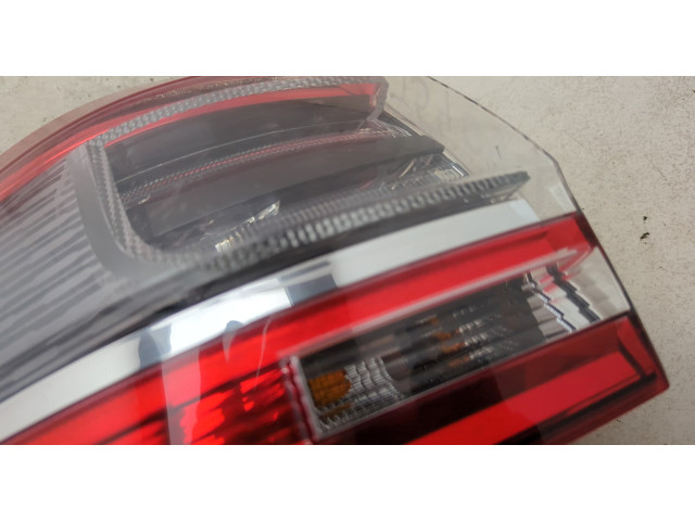 Задний фонарь          