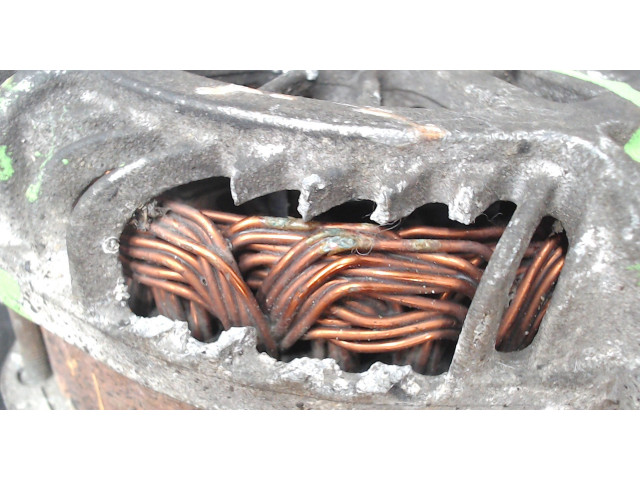 Генератор Nissan Pathfinder 2004-2014 23100EB31A 2.5 дизель