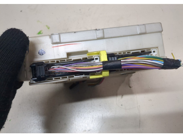 Блок предохранителей Lexus IS 2005-2013 8273053050 2.2