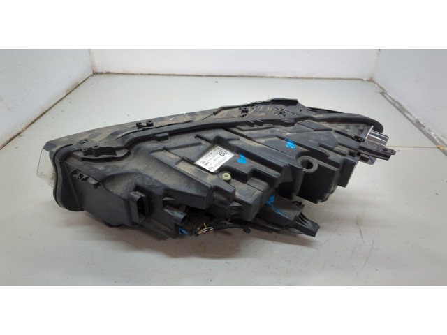 Фара передняя  Volkswagen Jetta 7 2018-2025 правая 