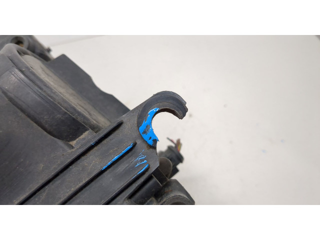 Фара передняя  Skoda Yeti 2009-2018 левая 