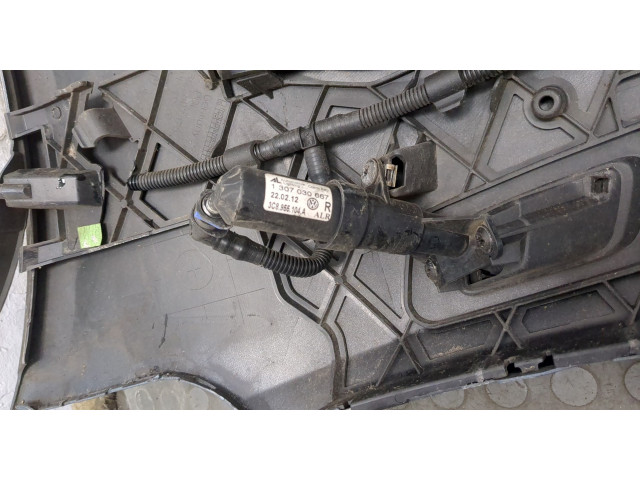 Бампер  Volkswagen Passat CC 2012-2017 передний   3C8807221F