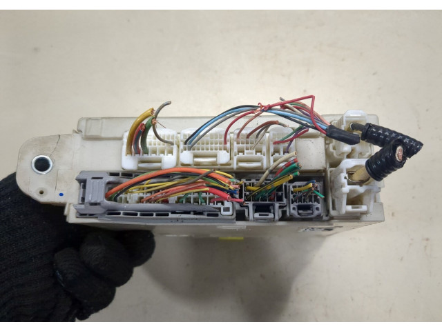 Блок предохранителей  Lexus IS 2005-2013          2.2