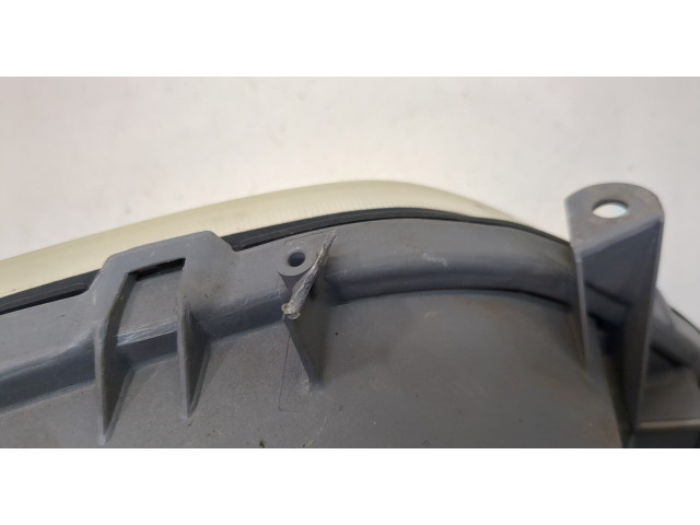 Фара передняя  Lexus IS 1999-2005 левая 