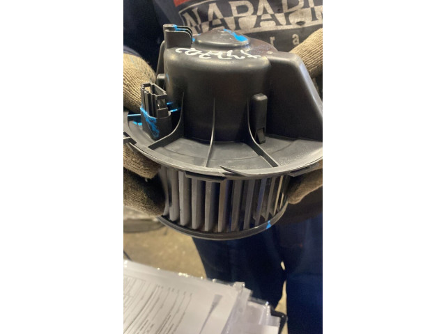 Моторчик печки  Volkswagen Touran 2003-2006 1K2819015     1K2819015   