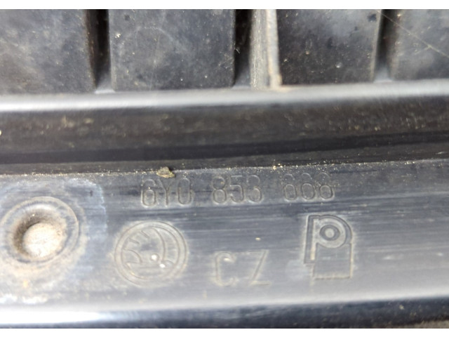 Решетка радиатора  Skoda Fabia 1999-2007          