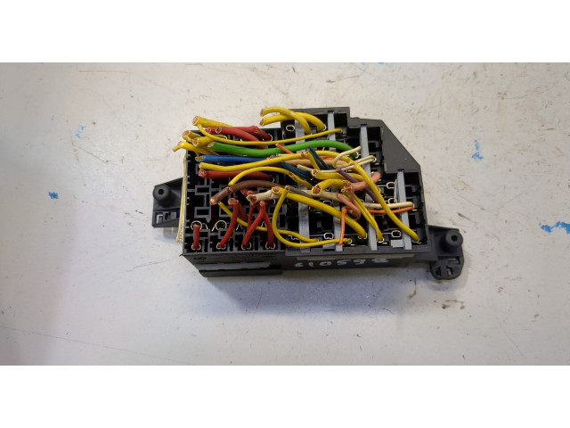 Блок предохранителей Dacia Logan 2004-2012 7703297597