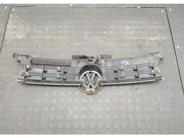 Решетка радиатора  Volkswagen Golf 4 1997-2005          