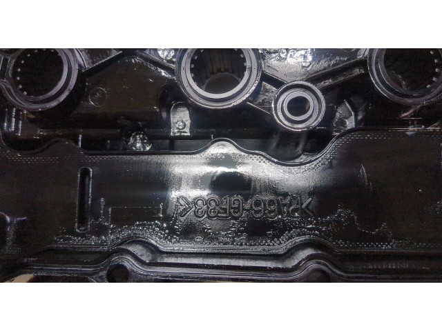 Клапанная крышка двигателя ДВС Mitsubishi Outlander 2012-2015 1035B090