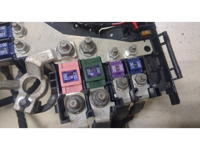 Блок предохранителей Cadillac XT5 2016-2019