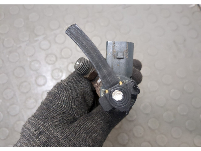 Форсунка топливная  Skoda Octavia (A7) 2013-2023    04L130277AE, 0445110471     