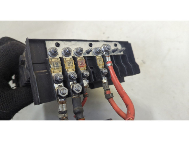 Блок предохранителей  Volkswagen Golf 5 2003-2009         