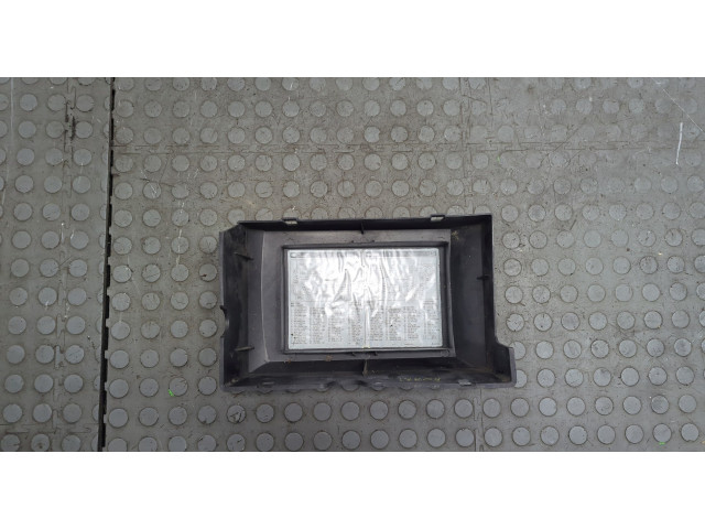 Крышка блока предохранителей  Chevrolet Tahoe 2006-2014         