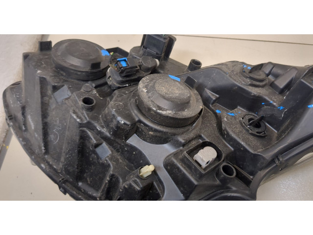 Фара передняя  Peugeot 208 2012-2019 правая 