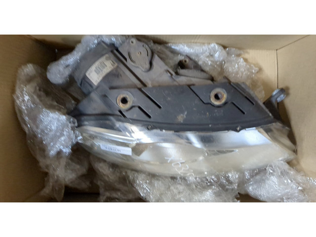 Фара передняя  Volkswagen Passat 6 2005-2010 правая 