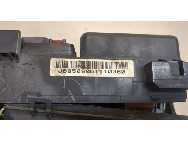 Блок предохранителей  Honda Ridgeline 2005-2012         